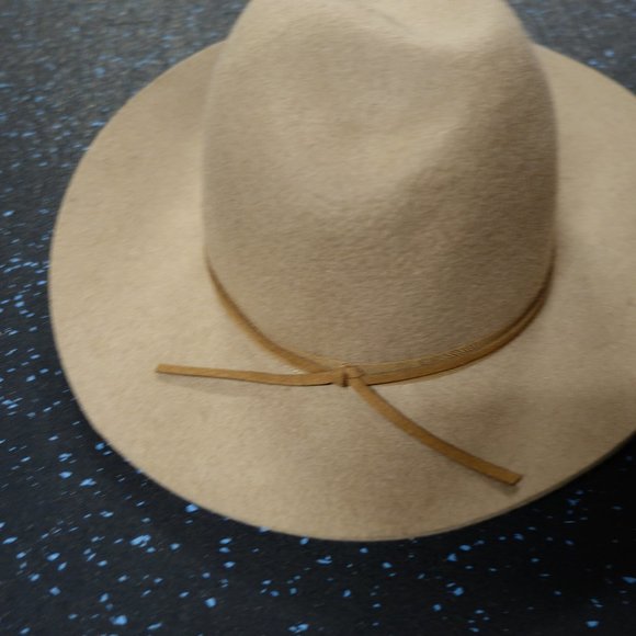hinge Hat - Picture 2 of 5